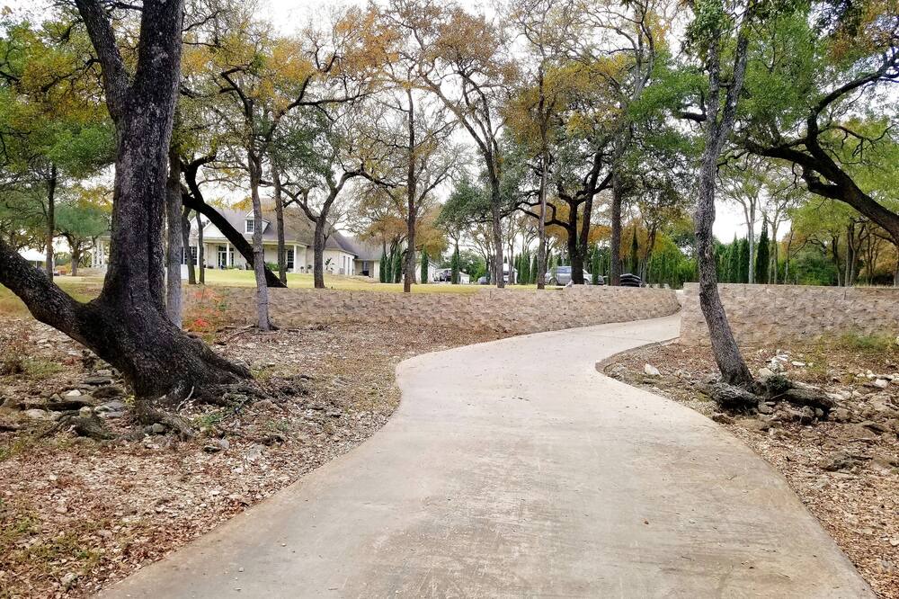 Photo of Outdoor in Shady Hollow