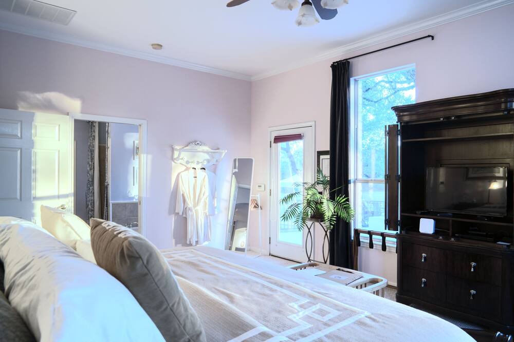 Photo of Bedroom in Shady Hollow