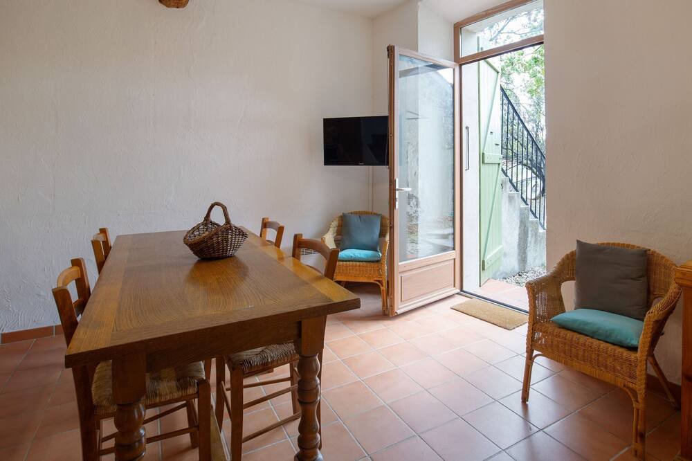 Photo of Livingroom in Tautavel