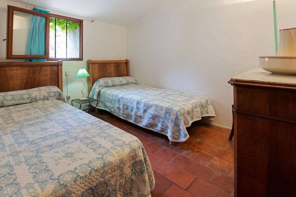 Photo of Bedroom in Tautavel
