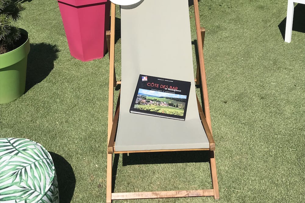 Photo of Others in Magnant