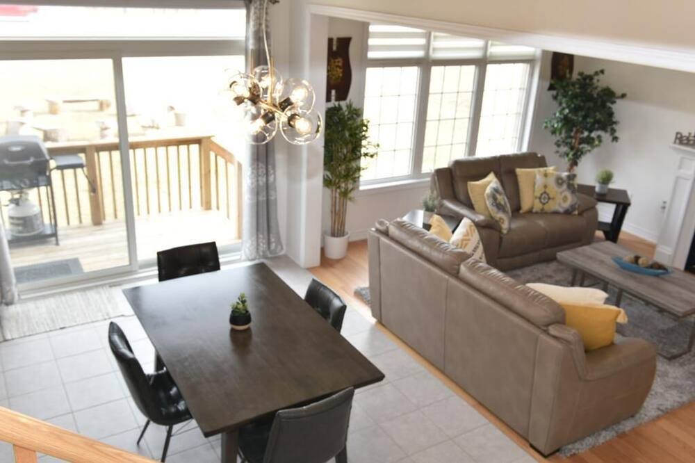 Photo of Livingroom in Carrying Place