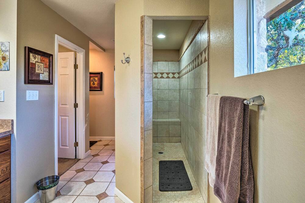 Photo of Bathroom in Cedar Creek