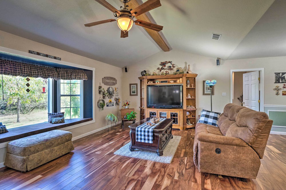 Photo of Bedroom in Cedar Creek