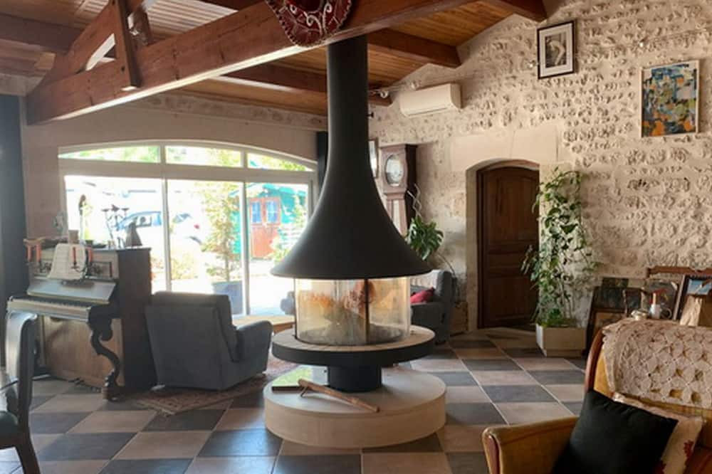 Photo of Livingroom in Lorignac
