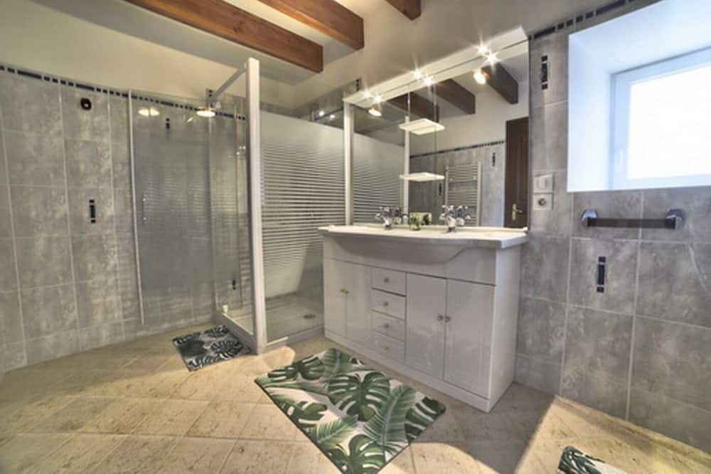 Photo of Bathroom in Lorignac