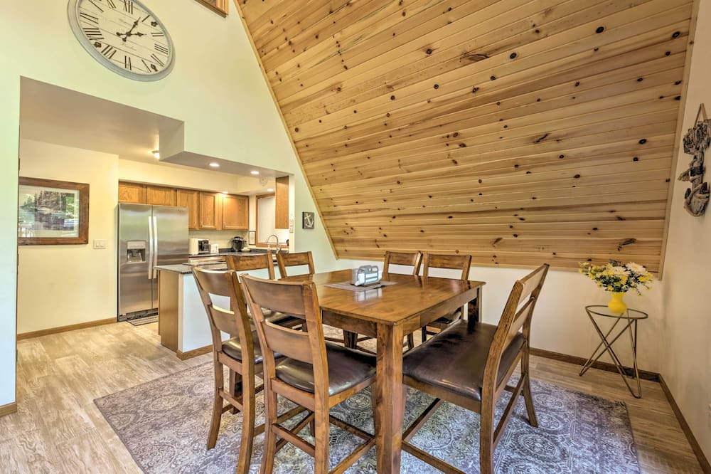 Photo of Livingroom in Newville
