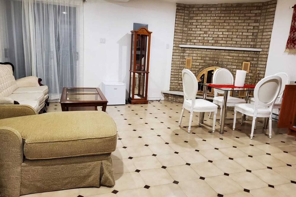 Photo of Bedroom in Pointe-aux-Trembles