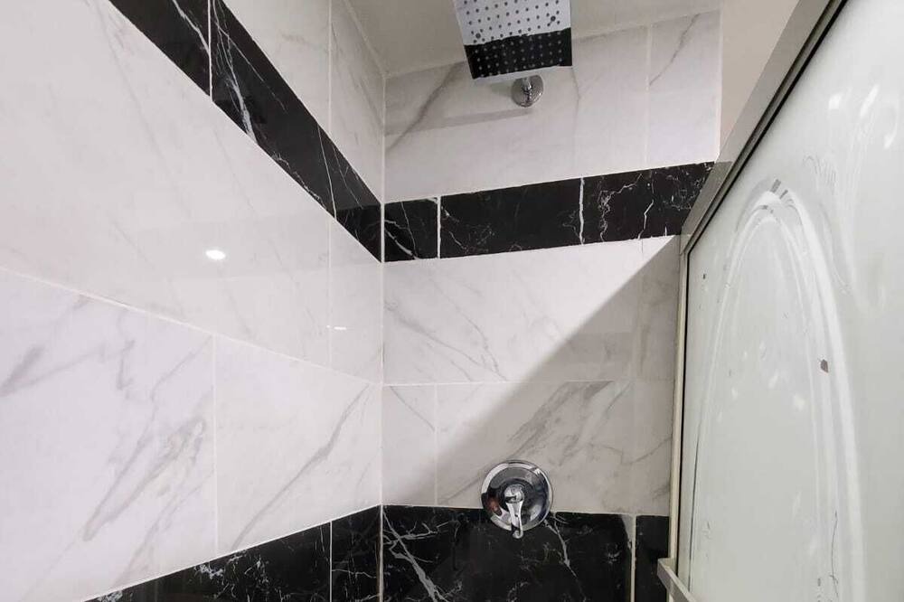 Photo of Bathroom in Pointe-aux-Trembles