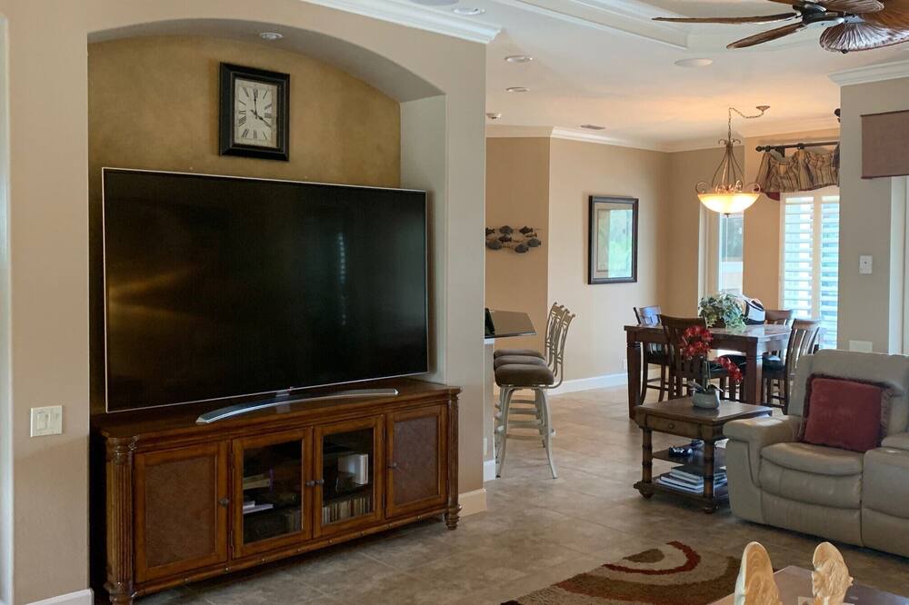 Photo of Livingroom in Tierra Verde