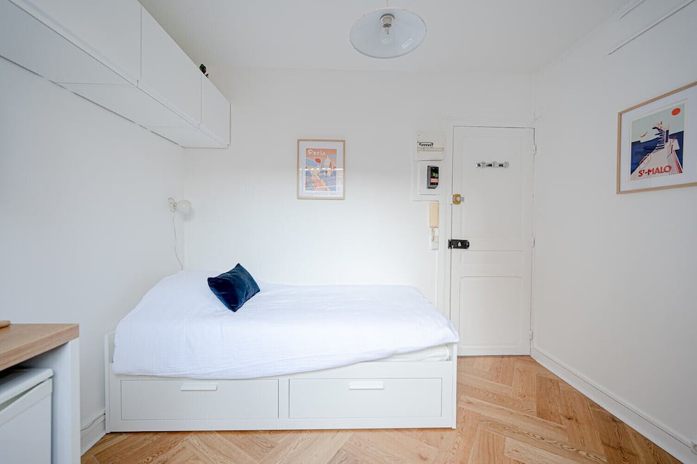 Photo of Bedroom in 17th Arrondissement