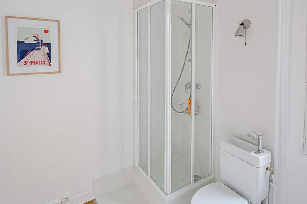 Photo of Bathroom in 17th Arrondissement