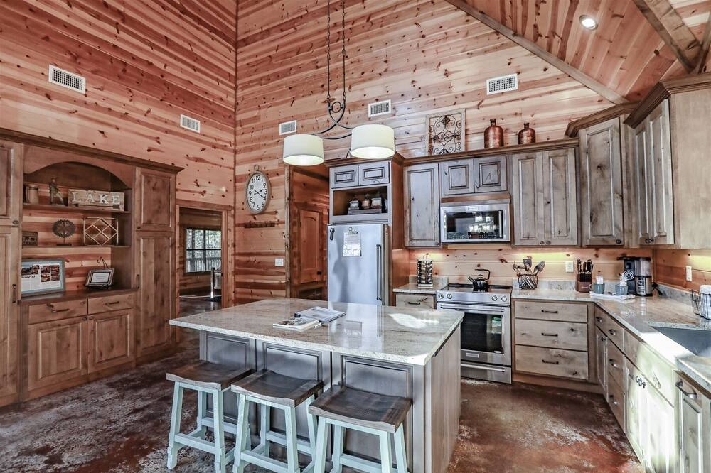 Photo of Kitchen in Hochatown
