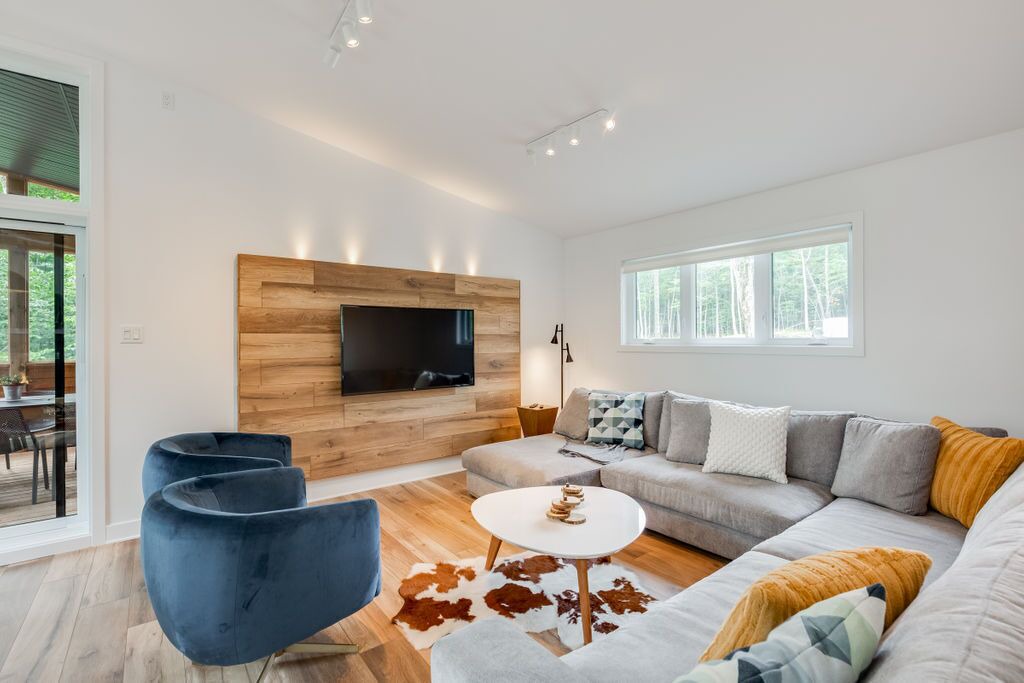 Photo of Livingroom in Morin Heights