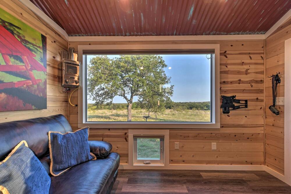 Photo of Livingroom in May