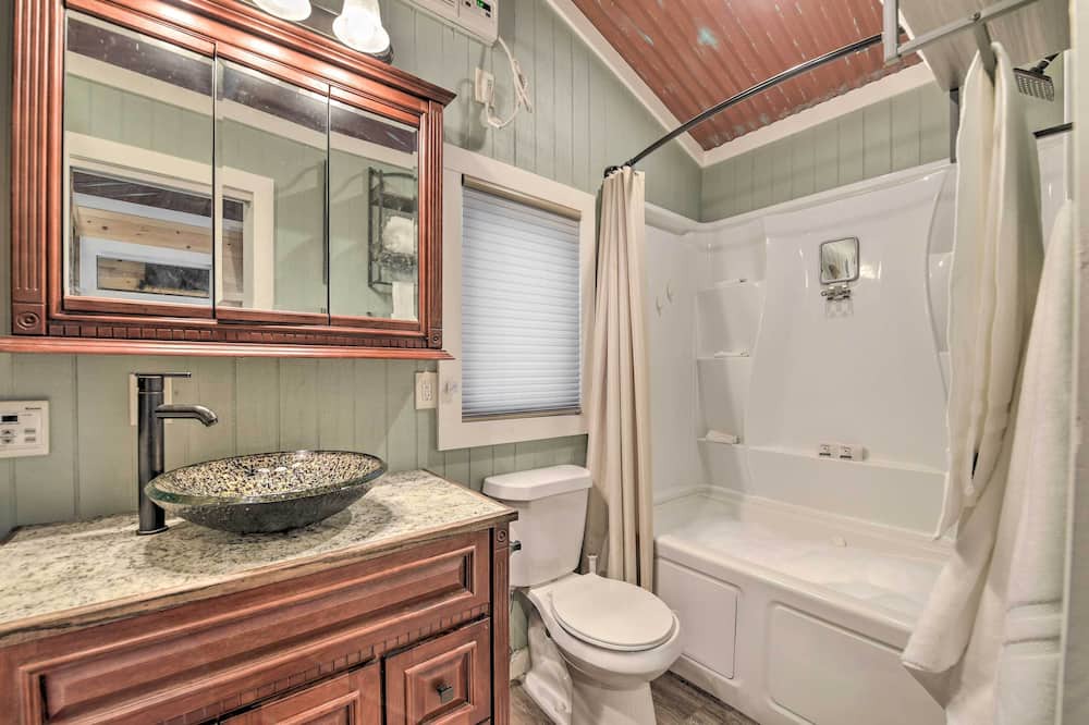 Photo of Bathroom in May