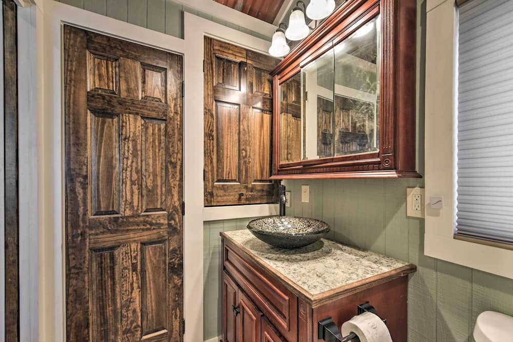 Photo of Bathroom in May