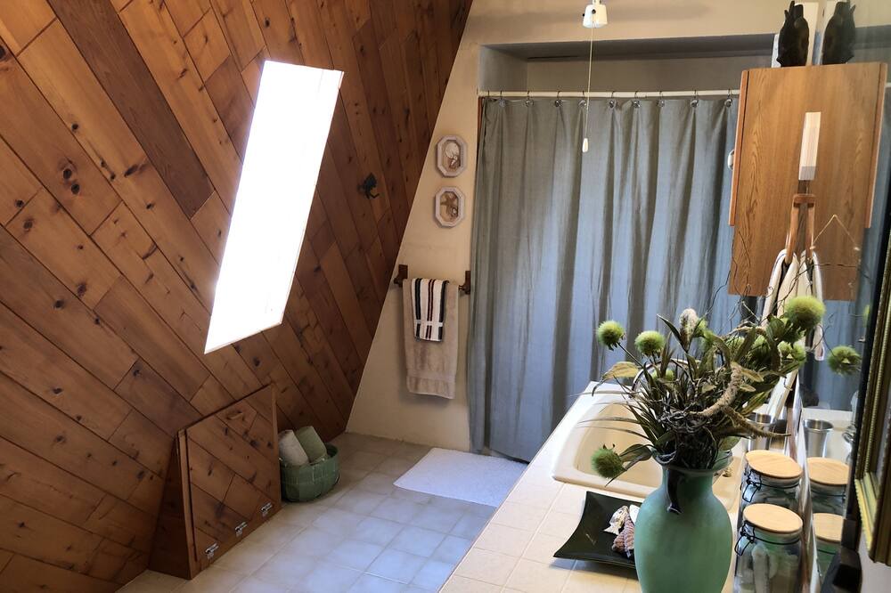 Photo of Bedroom in Grimes County