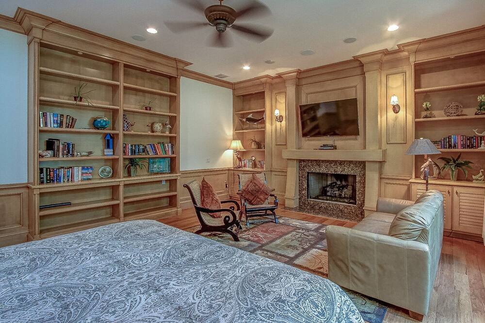 Photo of Bedroom in Oceanside