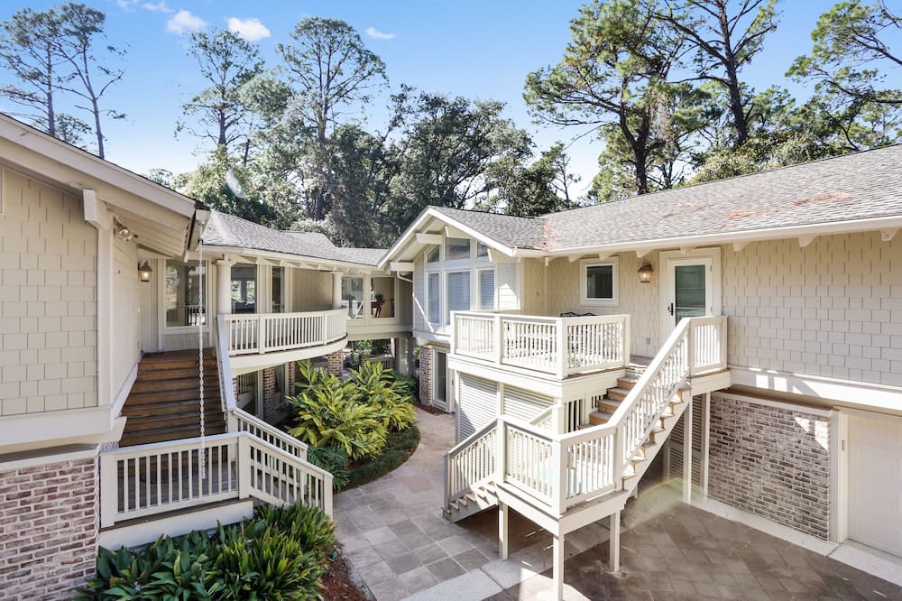 Photo of Outdoor in Heritage Woods