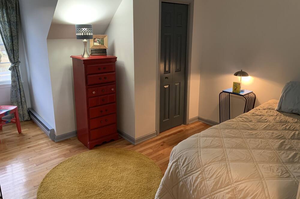 Photo of Bedroom in Shepherdstown