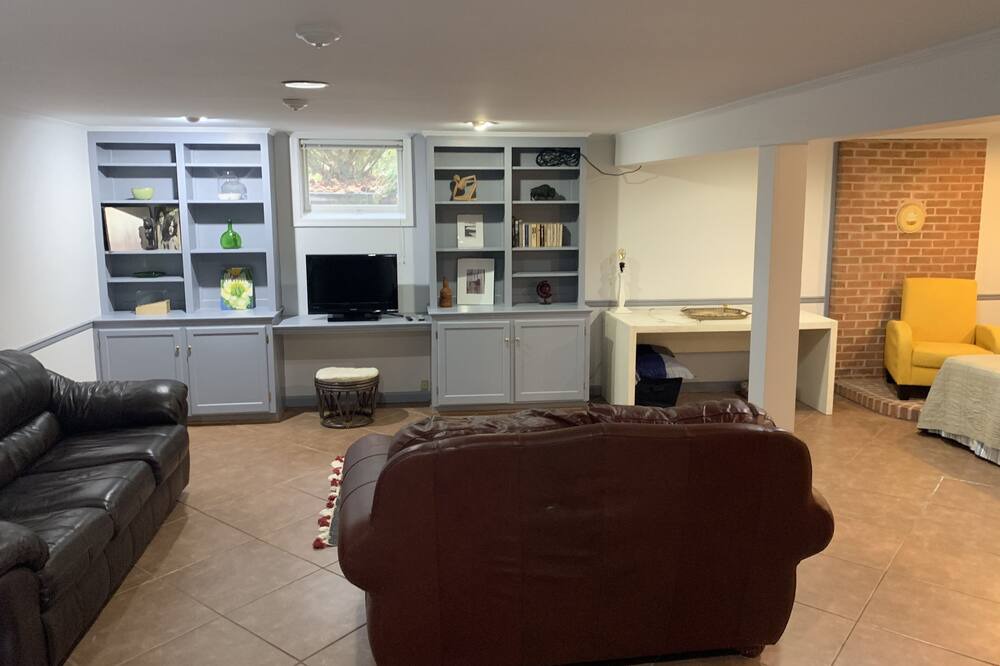 Photo of Livingroom in Shepherdstown