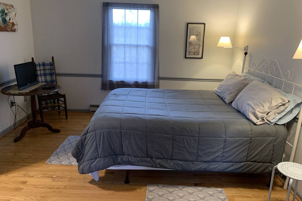 Photo of Bedroom in Shepherdstown