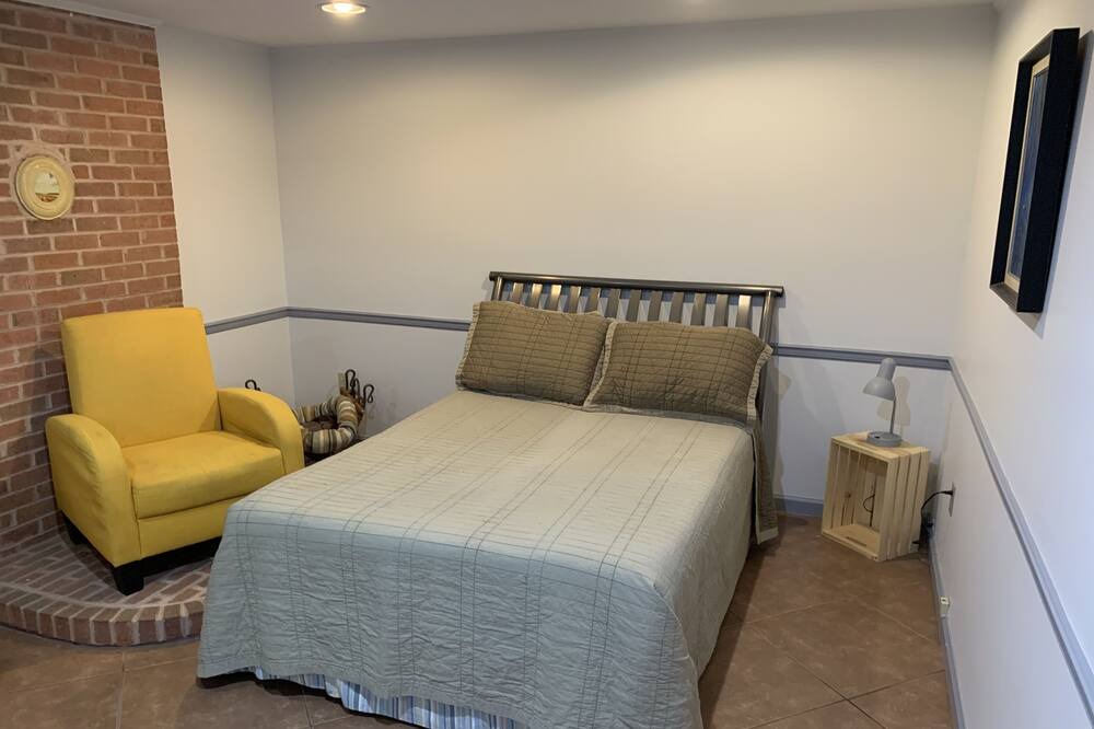 Photo of Bedroom in Shepherdstown