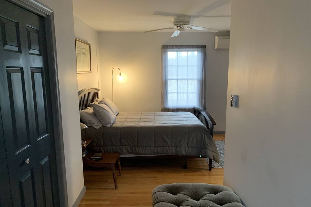 Photo of Bedroom in Shepherdstown