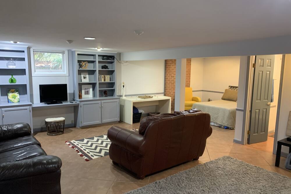 Photo of Livingroom in Shepherdstown
