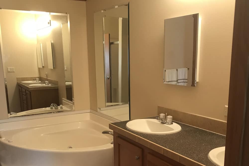 Photo of Bathroom in Central Square