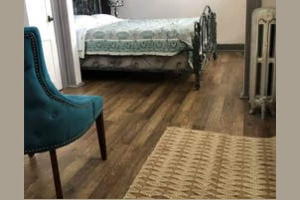 Photo of Bedroom in Newtonville