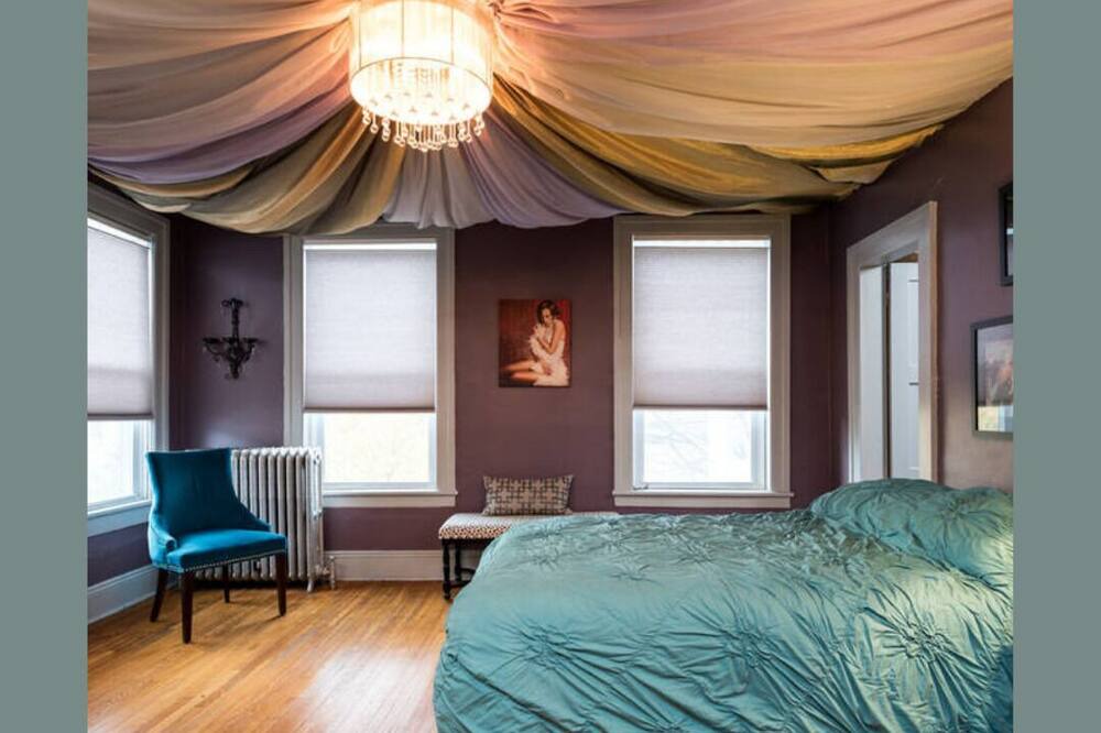 Photo of Bedroom in Newtonville