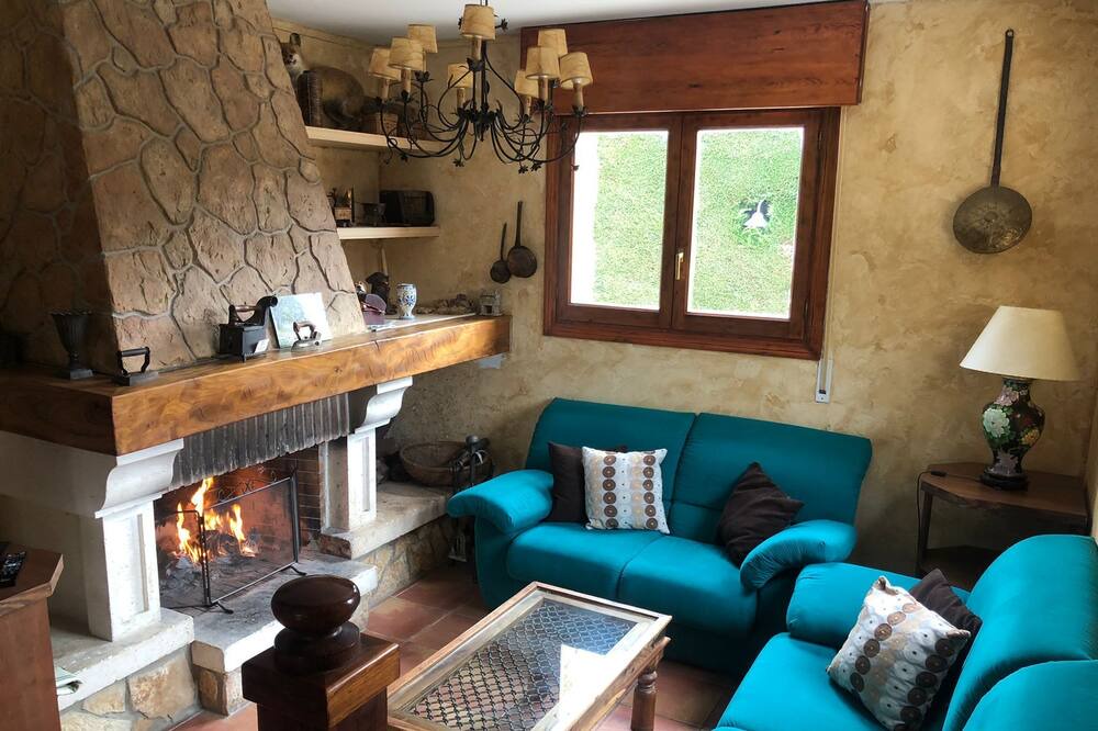 Photo of Livingroom in Ibeas de Juarros