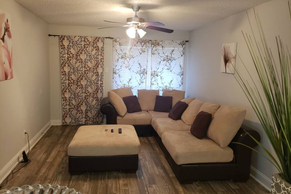 Photo of Livingroom in Grapevine