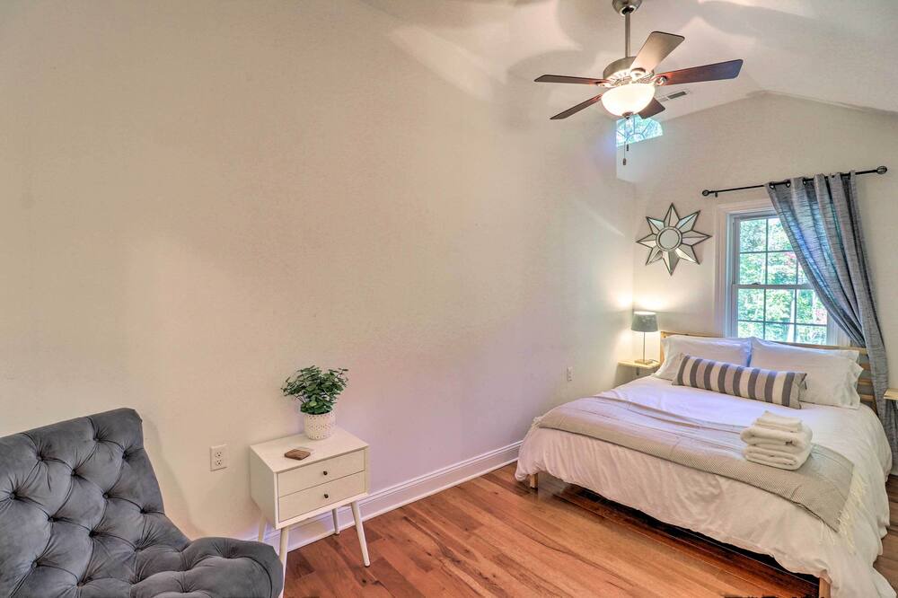Photo of Bedroom in Mills River