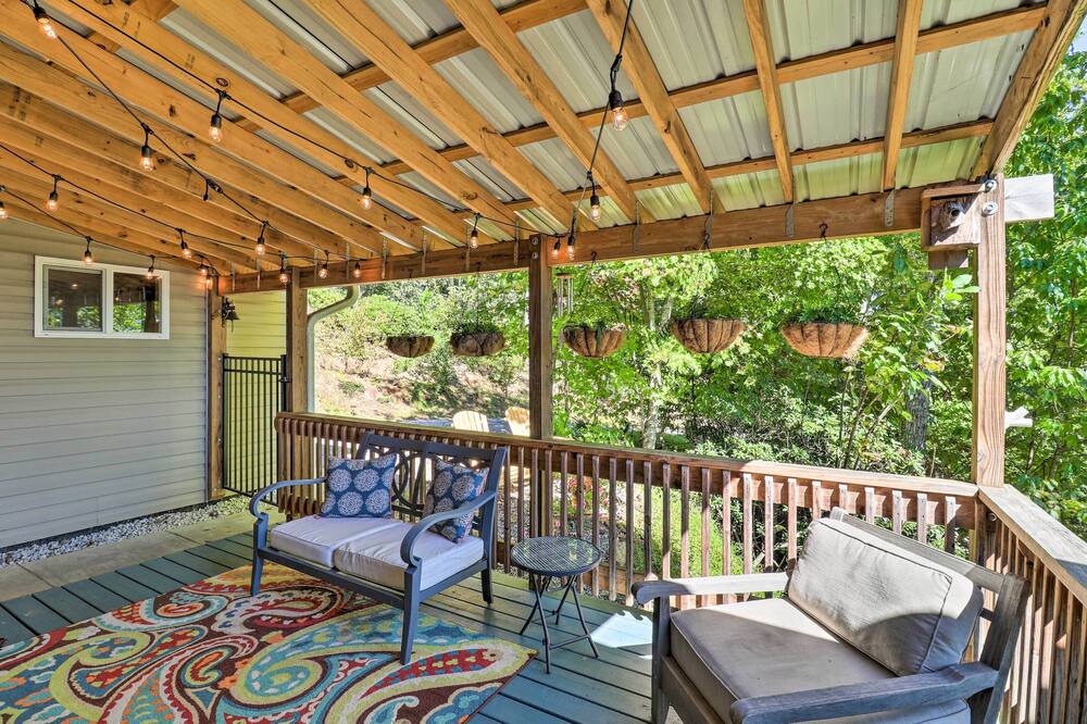 Photo of Outdoor in Mills River