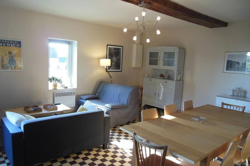 Photo of Livingroom in Neufchatel-en-Saosnois
