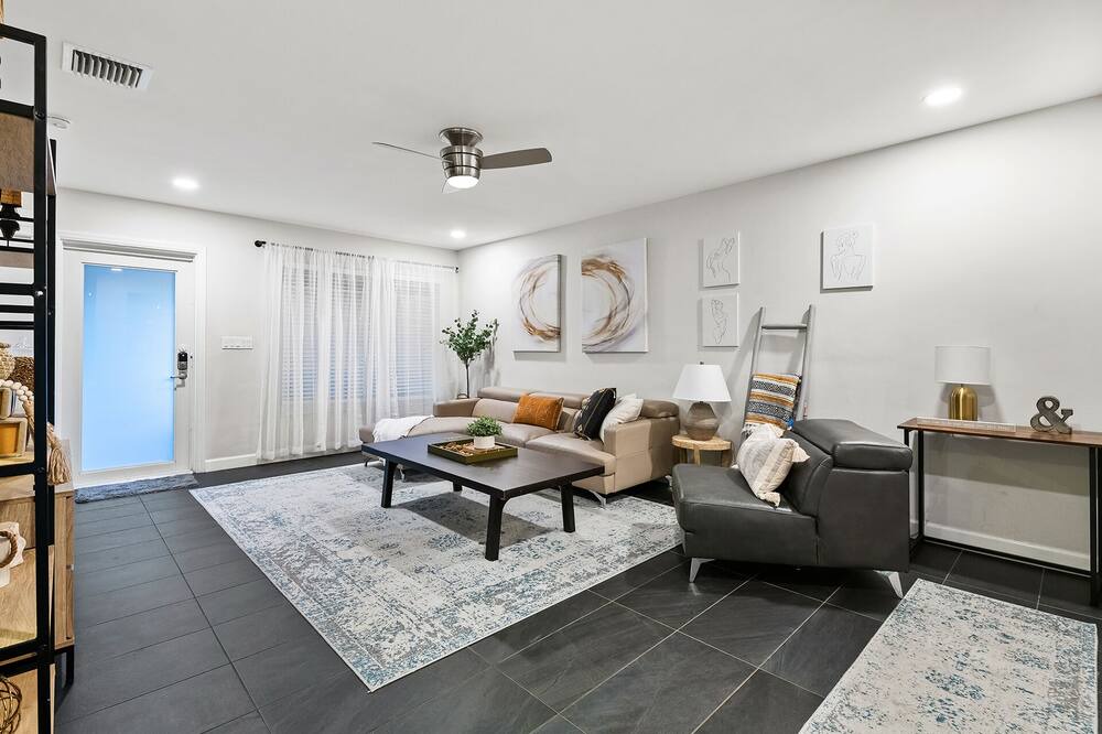 Photo of Bedroom in Coral Heights