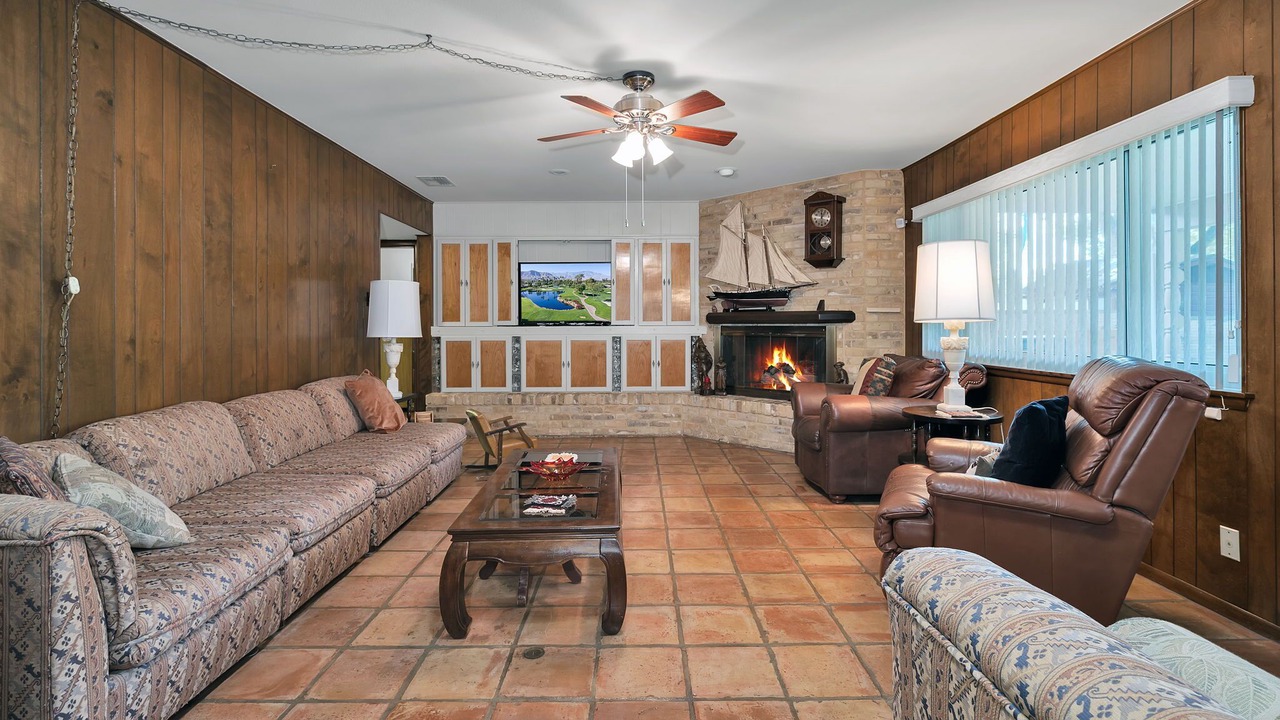 Photo of Livingroom in Windcrest