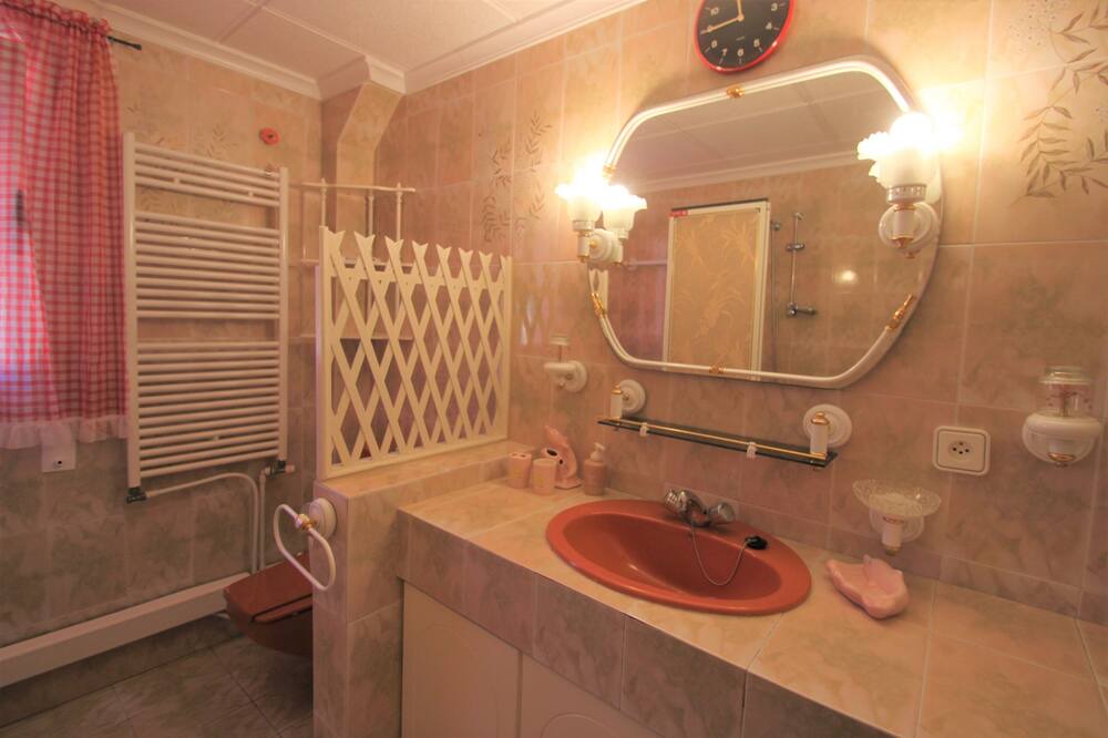 Photo of Bathroom in San Vicente del Raspeig