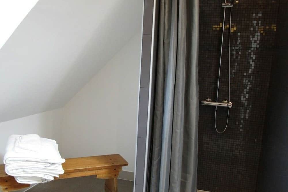 Photo of Bathroom in Beaune-la-Rolande