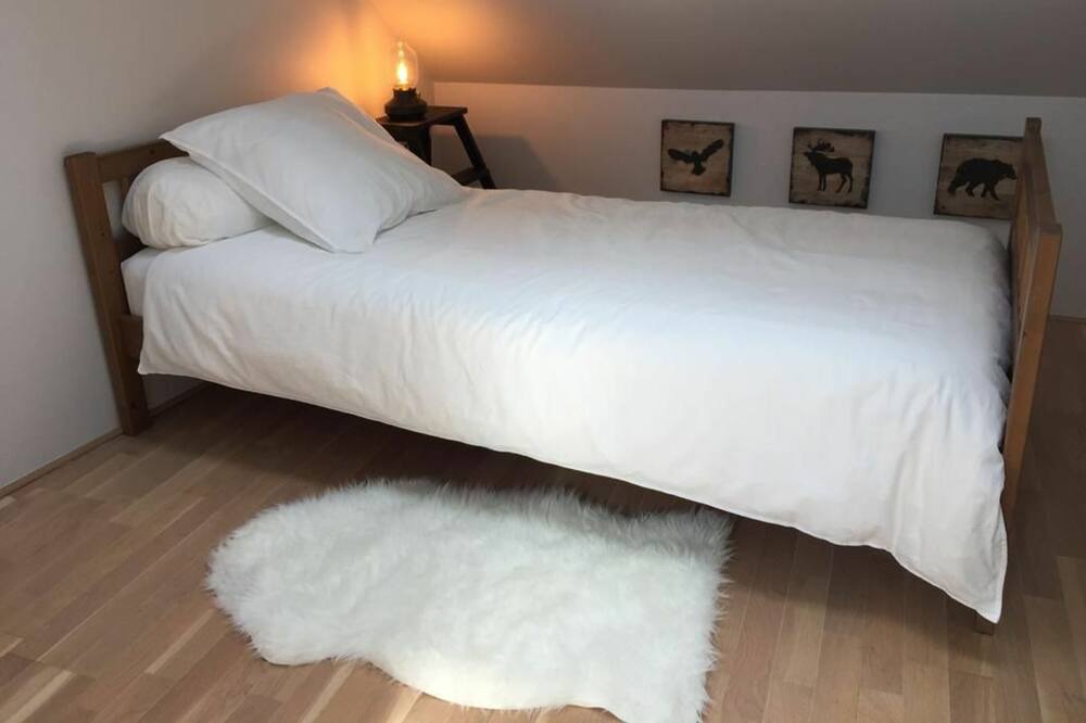 Photo of Bedroom in Beaune-la-Rolande