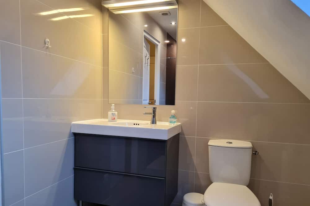 Photo of Bathroom in Beaune-la-Rolande