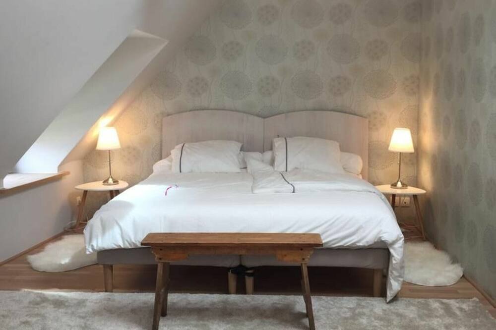 Photo of Bedroom in Beaune-la-Rolande
