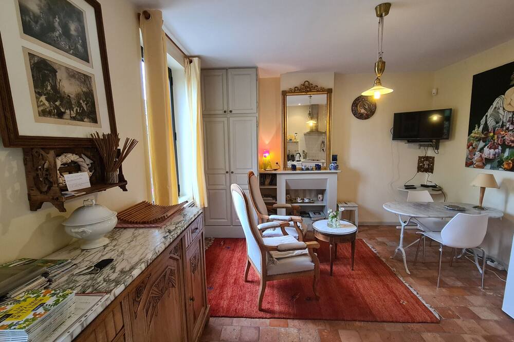 Photo of Bedroom in Checy