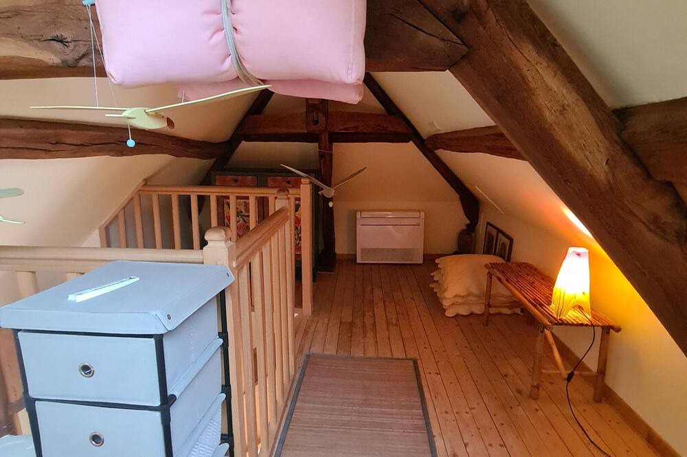 Photo of Bedroom in Checy