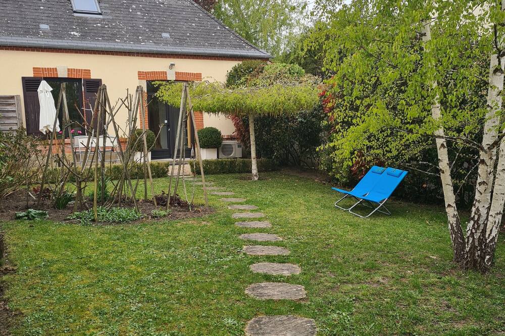 Photo of Outdoor in Checy