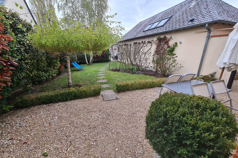 Photo of Outdoor in Checy