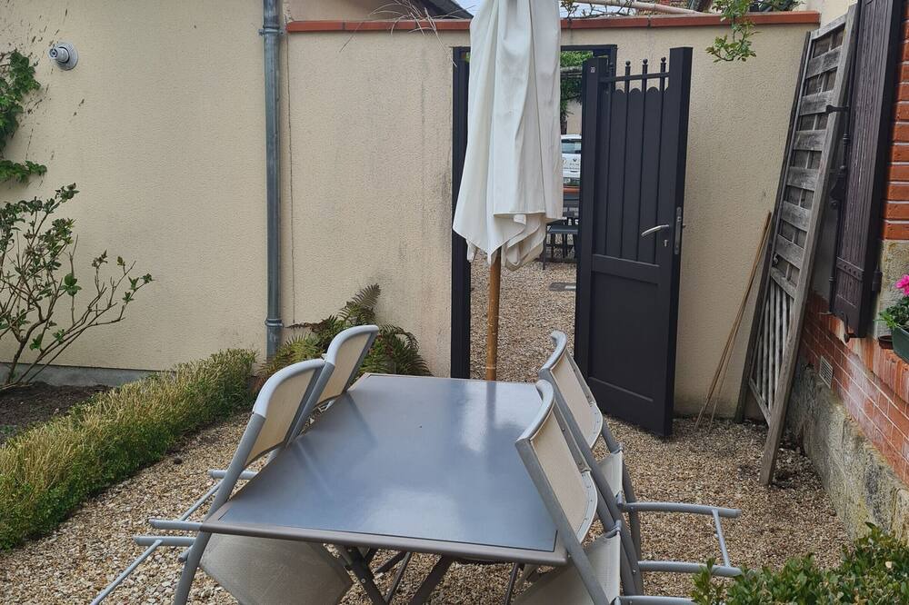 Photo of Patio Balcony in Checy